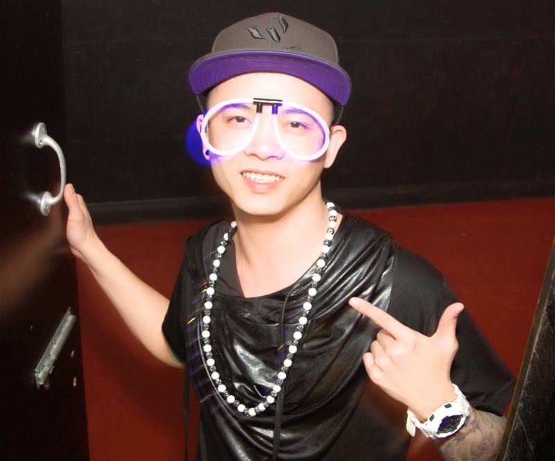 Gap DJ 8X noi dinh dam Ha thanh manh dan xuat ngoai hinh anh