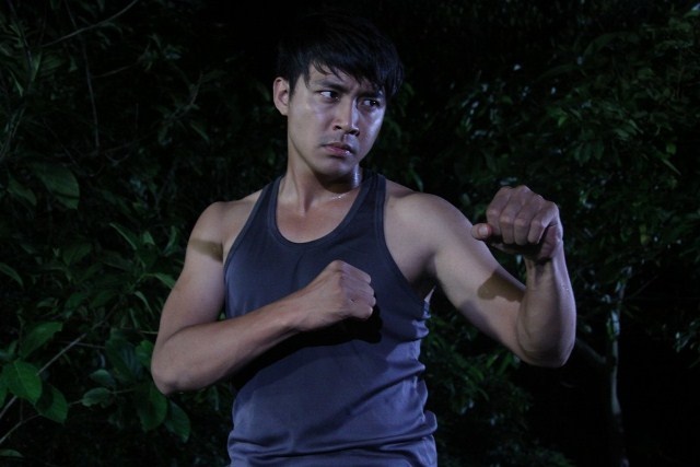 Nam diễn viên trẻ Thanh Duy là gương mặt quen thuộc trên sân khấu kịch Phú Nhuận. Đầu năm nay, anh có bộ phim truyền hình Lửa trên băng phát sóng trên kênh HTV7. Bộ phim đề cập đến những đề tài trong xã hội thông qua cuộc đời bi kịch của các nhân vật. 