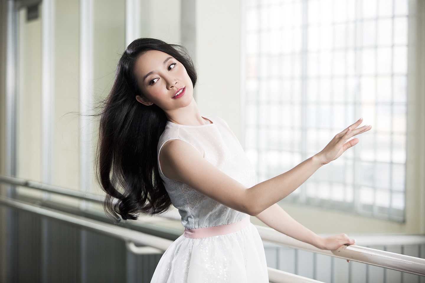 Nhung kieu toc ngay he cuon hut cua Linh Nga hinh anh