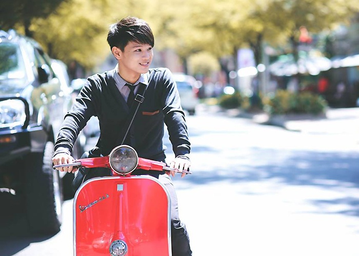 Phạm Đình Thái Ngân – Chàng trai của những pop ballad tình cảm.