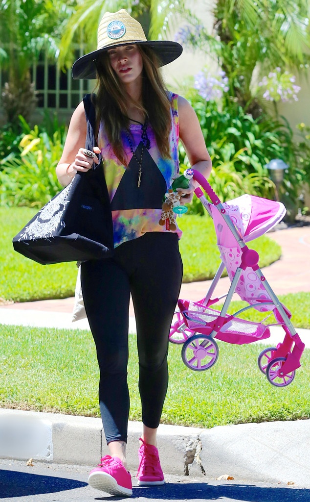 Bà mẹ hai con lấy lại vóc dáng sau khi sinh.