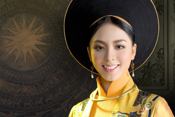 Năm 2009, dự án phim truyền hình Trần Thủ Độ gây chú ý bởi quy mô lớn cùng dàn diễn viên nổi tiếng trong đó có Á hậu 1 Hoa hậu Hoàn vũ VN Dương Trương Thiên Lý, cô vào vai Trần Thị Dung. Tuy nhiên sau khi đóng phim được một thời gian ngắn, Thiên Lý bất ngờ bỏ vai vì không thống nhất được với đoàn làm phim về quan điểm nghệ thuật. 