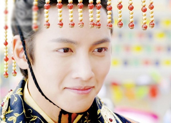Nhung ly do fan me met ong vua dien trai cua 'Hoang hau Ki' hinh anh
