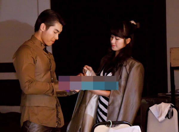  Mặc dù hẹn hò chỉ một thời gian ngắn nhưng bạn gái kiêm quản lý Hoàng Yến của người mẫu Trương Nam Thành khá gắn bó với anh. 