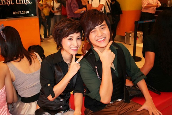 Năm 2010, điện ảnh Việt xôn xao với bộ phim 3D đầu tiên - Bóng ma học đường( Hồn ma siêu quậy) do đạo diễn Lê Bảo Trung thực hiện với sự tham gia của nhiều ngôi sao như Hoài Linh, WanBi Tuấn Anh, Hoàng Sơn, Trương Quỳnh Anh, Tim, Elly Trần, Thiên Minh... , đặc biệt là ca sĩ Vĩnh Thuyên Kim. Tuy nhiên, sau khi công bố dự án rộng rãi, Vĩnh Thuyên Kim bất ngờ bỏ vai với lý do giọng ca Teen vọng cổ chỉ có những cảnh hóa ma trong khi trước đó họ đã thỏa thuận với đạo diễn rằng Thuyên Kim sẽ đóng những cảnh người thật và cảnh hình tượng ma. 