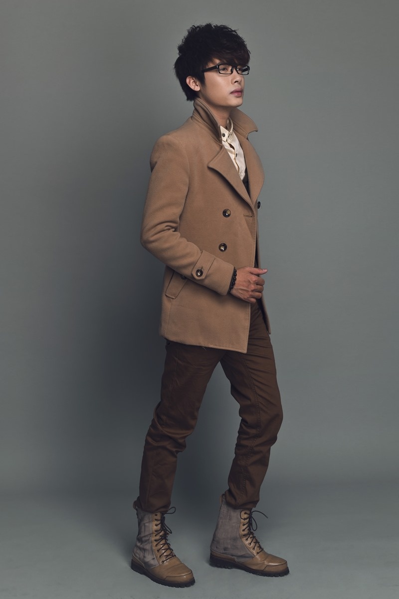 Minh Sang từng được khán giả biết đến và yêu mến từ sau khi tham gia cuộc thi Giọng Hát Việt mùa thứ 2 với ca khúc Nơi tình yêu bắt đầu – ca khúc hit gắn liền với tên tuổi Bùi Anh Tuấn trong mùa đầu tiên. Cũng từ sau đêm thi này, mọi người thường nhắc đến Minh Sang như một “bản sao” của Bùi Anh Tuấn. 