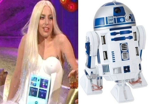 Khi nữ ca sĩ diện bộ váy cúp ngực trắng làm từ chất liệu cứng với họa tiết giống thiết bị điện tử, cư dân mạng đoán rằng có thể Lady Gaga đã nhìn thấy chú robot R2D2 trong bộ phim Star Wars nên lấy đó làm ý tưởng cho bộ váy.