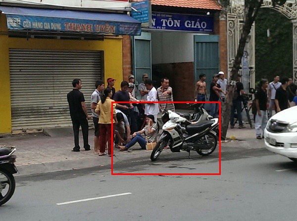 Sau khi xác minh, chủ nhân chiếc xế hộp, cũng là người vô ý mở cửa xe gây tai nạn là siêu mẫu Thanh Hằng. 