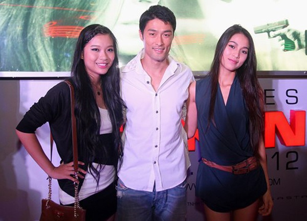 Trong buổi công chiếu bộ phim Taken 2 hồi năm 2012, Ngô Thanh Vân đến dự cùng học trò là nhóm 365, còn Johnny Trí Nguyễn đi cùng bạn gái mới là Nhung Kate. 