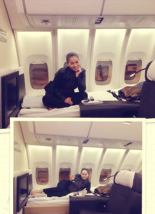 Ngoài việc sở hữu chiếc máy bay riêng trị giá <abbr class=