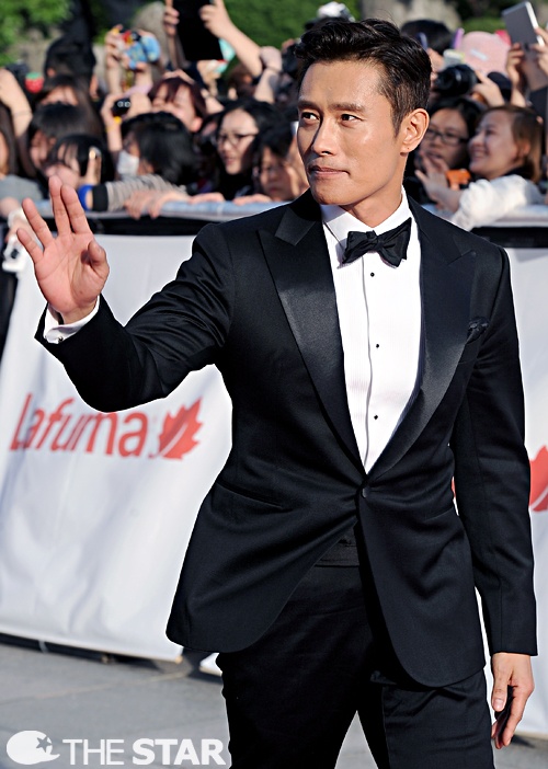 Tài tử xứ Hàn Lee Byung Hun.