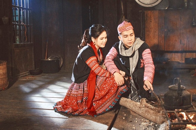Cũng lấy bối cảnh cao nguyên Mộc Châu, đầu tháng 5 vừa qua, nhóm The Men cho ra mắt MV Anh sợ mất em ghi hình tại đây. MV kể chuyện tình bị ngăn cấm giữa một cô gái thành phố lên Mộc Châu dạy học và phải lòng chàng trai người H’Mông do Tiến Dũng thủ vai.  
