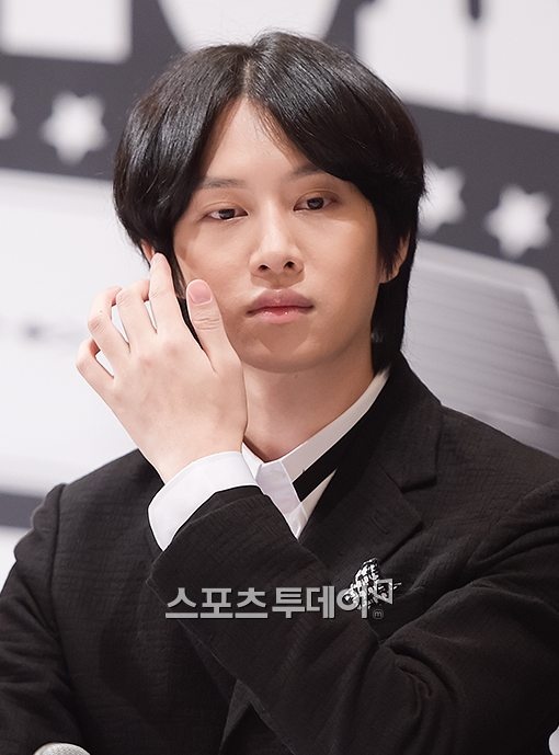 Hee Chul chia sẻ về tai nạn anh từng gặp phải trước đây.