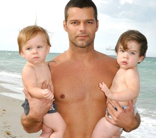 Ricky Martin thue nguoi de con gai vao nam 2015 hinh anh