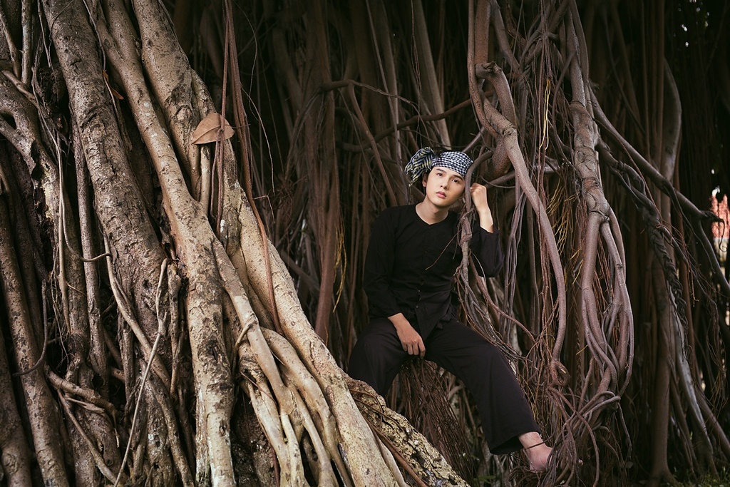 Mới đây, chàng trai sinh năm 1993 đã có màn hóa thân thành chú Cuội – nhân vật quen thuộc trong sự tích chú Cuội ngồi gốc cây đa thường được nhiều người nhắc đến vào mỗi dịp Trung thu.