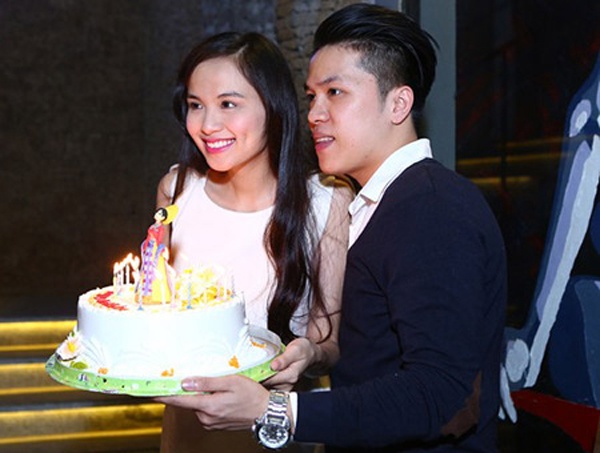 Bỏ lại gia tài triệu đô được chồng tặng bằng vụ ly hôn tai tiếng khiến cô suýt mất danh hiệu Hoa hậu, không lâu sau Diễm Hương công khai người yêu mới là Quang Huy. Người đẹp đang hạnh phúc bên bờ vai mới dù anh không phải đại gia như chồng cũ. Chồng sắp cưới của hoa hậu là quản lý của một trung tâm thể hình ở TP. HCM, cặp đôi đang chờ đợi đứa con đầu lòng và đang lên kế hoạch đám cưới trong tương lai tới. 