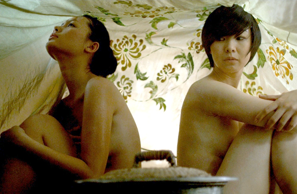 Nhung vai dien dong tinh khoe da thit tren man anh Viet hinh anh