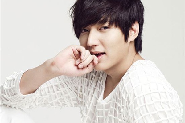 Cat-xe Lee Min Ho vuot mat Luu Duc Hoa hinh anh