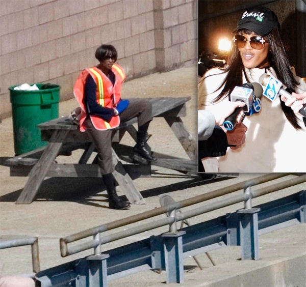 Cựu siêu mẫu Naomi Campbell nổi tiếng là người nóng tính. Cô từng phải ra tòa vì ném điện thoại vào người nữ quản gia hồi tháng 3/2006. Vào thời điểm đó, Naomi bị tòa tuyên bố tội tấn công cấp độ 2 và bị phạt 5 ngày lao động công ích tại New York. 