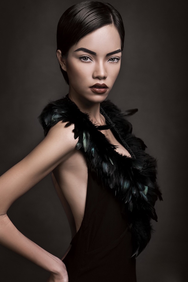 Chân dài thường cặp với đại gia, thế nhưng người mẫu Phùng Ngọc Yến lại quyết đi ngược với quy luật ấy.  Năm 2010, Yến khiến bạn bè bất ngờ khi đưa thiệp mời mà chú rể là chàng trai được bạn bè cô đánh giá hiền lành, ít nói, thậm chí giản dị dưới mức cho phép. 