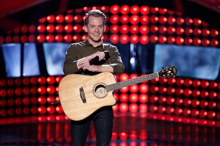 Taylor Phelan - Sweater Weather hinh anh