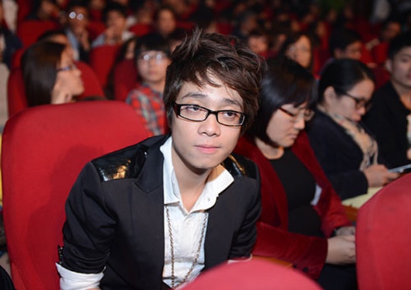 Trong một liveshow Bài hát yêu thích năm 2013, Bùi Anh Tuấn không được phép trình diễn vì không tham gia tập luyện và tổng duyệt chương trình . 