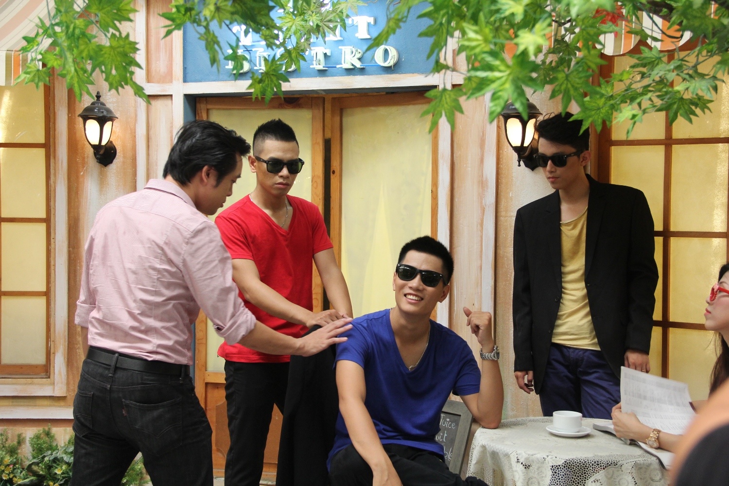 Giống như những tuần thi trước, nhạc sĩ Dương Khắc Linh luôn dành nhiều thời gian để tư vấn, hỗ trợ các học trò. Hiện tại, O Plus và F Band là hai chiến binh còn sót lại của đội anh ở cuộc thi The X Factor phiên bản Việt mùa đầu tiên. 