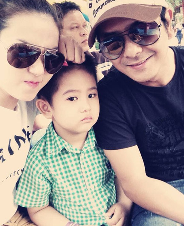 Thanh Vân chính là người chủ động tìm xin số điện thoại để liên lạc, sau đó cả hai tiến tới hẹn hò và kết hôn. Một năm sau đám cưới, vợ chồng Hùng Thuận đón con trai đầu lòng và đặt tên là Kim Bảo. Sau 6 năm chồng vợ, có tin đồn Hùng Thuận hiện đã ly hôn vợ nhưng anh chưa lên tiếng xác nhận. 