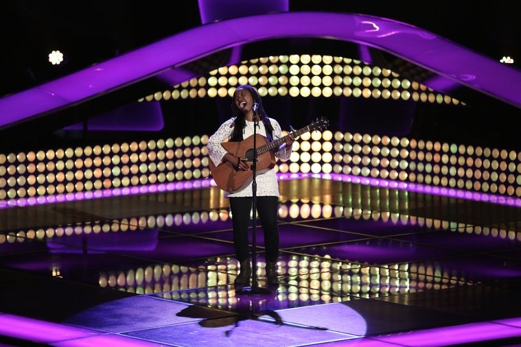 Anita Antoinette - Turn Your Lights Down Low hinh anh