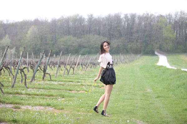 Cũng vào thời điểm này, Mai Phương Thúy còn đi thăm thị trấn Cognac – nơi sở hữu những lâu đài cổ như lâu đài Bagnolet của nhà Hennessy và vườn nho rộng lớn. 