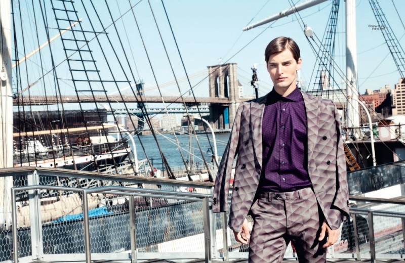 Janos Molanrk trên tạp chí Elle Man phiên bản Hungary.