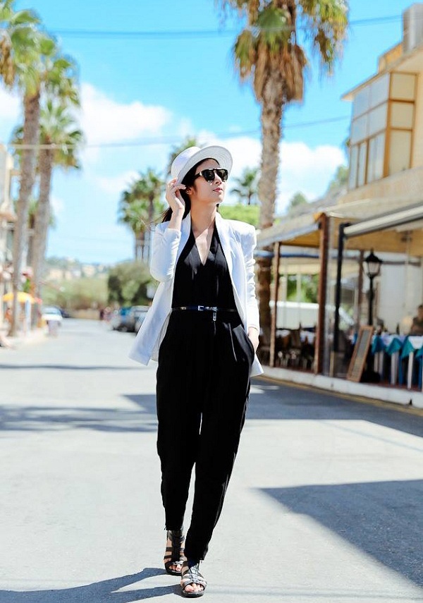 Gozo trong truyền thuyết là hòn đảo của nữ nữ thần biển Calypso đã giam cầm thần Odysseus tại đây vì quá yêu ông, cho tới khi Odysseus tự giải thoát tìm đường về nhà. 