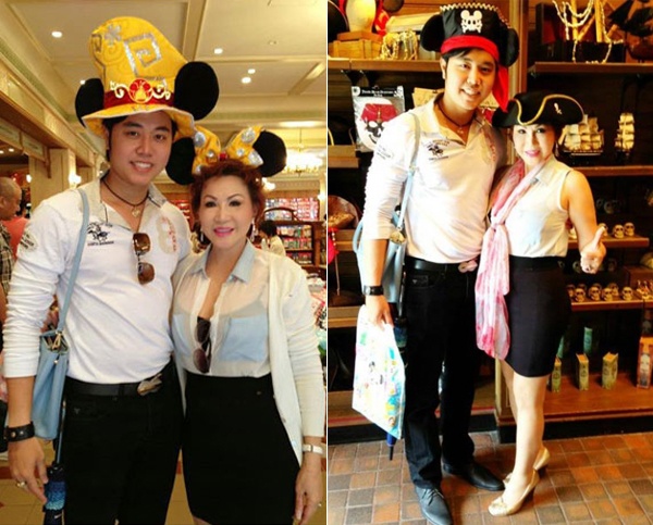 Nam người mẫu Vũ Hoàng Việt và bạn gái lớn tuổi là doanh nhân Yvonne Thúy Hoàng thường có những chuyến du lịch ngọt ngào bên nhau. Tháng 7 năm ngoái, cặp đôi tới thăm Disneyland ở Tokyo, Nhật Bản. 