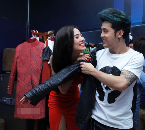 Giọng ca Căn gác trống cho biết Kim Cương là người đã ở lại bên anh trong giai đoạn khó khăn nhất và cũng là người mà anh có ý định gắn bó lâu dài. 