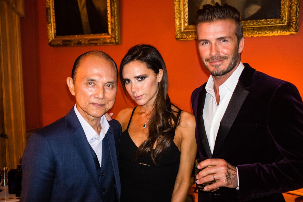 Đến chung vui cùng vợ chồng nhà Becks còn có nhà thiết kế giày nổi tiếng Jimmy Choo.