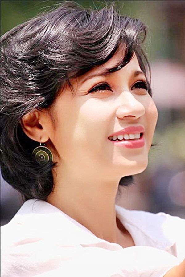 Ngoài chi tiết Thiện Nhân giống bố ở một vài điểm thì Việt Trinh từ chối chia sẻ về người bố của con trai. Sau một vài mối tình kết thúc không có hậu, nữ diễn viên kiêm đạo diễn cho biết hiện tại cô chỉ muốn lo cho con trai về vật chất và tinh thần chứ không nghĩ đến tình yêu riêng. 