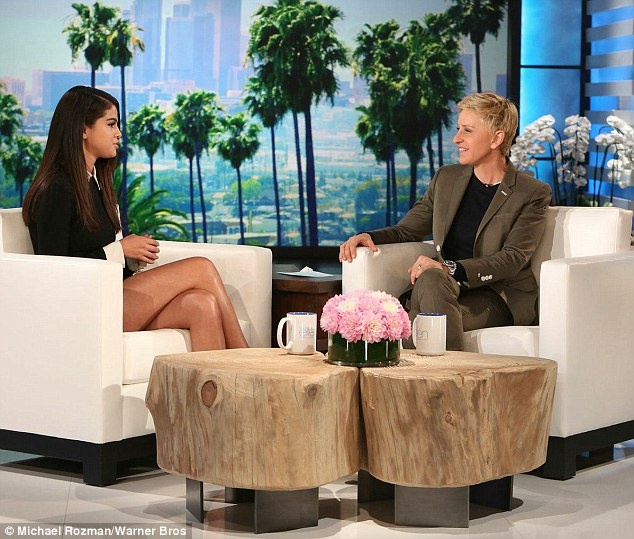 Selena Gomez trong The Ellen DeGeneres Show hôm 13/10.