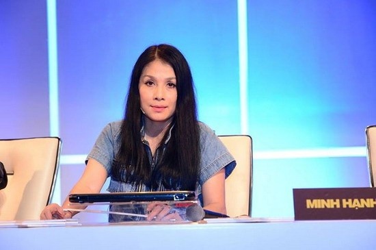 Câu chuyện hoa hậu lấn sân sàn catwalk cũng được Trang Khàn tham gia bình luận vào tháng 11 sau đó. Trong chương trình Fashion Star, nhà thiết kế Minh Hạnh ngồi ghế nóng và có nhận xét về trang phục do một hoa hậu mặc. Nhà thiết kế nói: “Tôi không thích cô hoa hậu mặc trang phục này, kích cỡ trang phục không dành cho cô ấy cũng như các diễn viên, ca sĩ. Nếu trang phục được người mẫu thể hiện sẽ hiệu quả hơn rất nhiều”. 