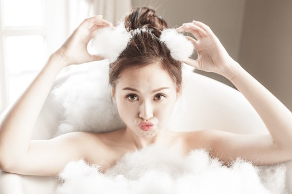Sao nu Vpop dua nhau mang bon tam vao MV hinh anh