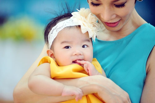 Tuy nhiên sau đám cưới, hiếm thấy Xuân Lan xuất hiện cùng chồng. Cho tới hè năm ngoái, có thông tin vợ chồng cô đã ly dị. Lúc này Xuân Lan mang bầu đứa con đầu tiên khiến nhiều người tò mò về người cha của đứa bé. 