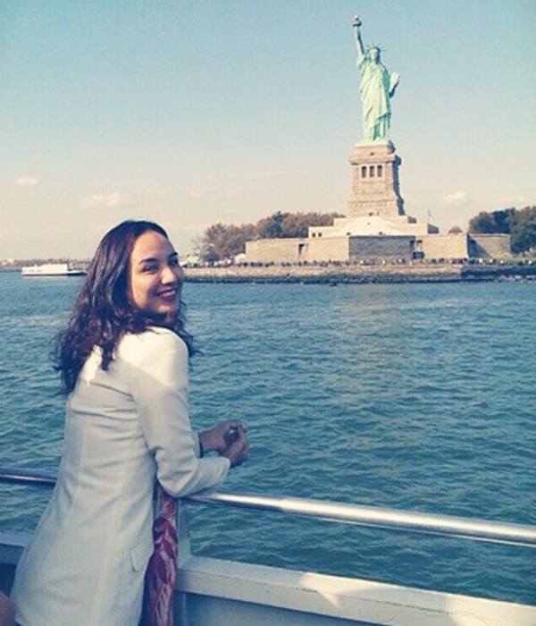 Trong lúc mua sắm và thanh toán bằng thẻ tín dụng, không may cô bị lộ thông tin và kẻ gian đã hack thẻ để lấy trộm tiền. Vì kịp thời khóa tài khoản ở ngân hàng nên số tiền bị mất không nhiều. Sau vụ hack thẻ, Ngọc Diễm tự nhủ cẩn thận hơn trong việc sử dụng thẻ tín dụng. 