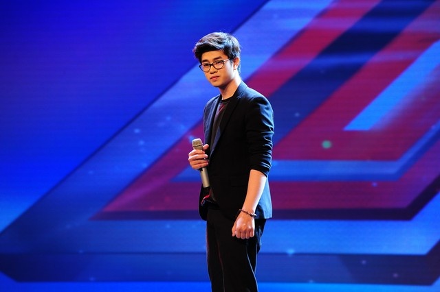 Nghi vấn tình cảm mới đây nhất rơi vào trường hợp thí sinh Loki Bảo Long bỏ thi chung kết X Factor. Là ứng cử viên sáng giá cho chức quán quân nhờ ngoại hình sáng và giọng hát, Loki Bảo Long thuộc đội Hồ Quỳnh Hương được kỳ vọng sẽ khiến đêm thi cuối cùng thêm phần gay cấn. Tuy nhiên chỉ vài giờ trước đêm diễn tối hôm 19/10, thí sinh điển trai bất ngờ xin rút lui vì lý do gia đình. 