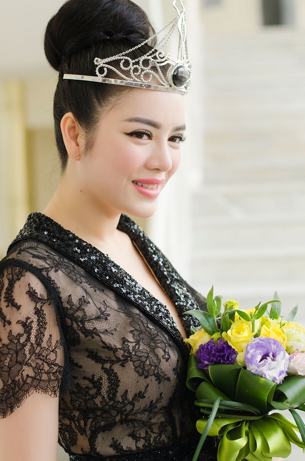 Năm 2011, nữ diễn viên Lý Nhã Kỳ gây chú ý cho dư luận khi được  Bộ Văn hóa, Thể thao và Du lịch bổ nhiệm làm Đại sứ Du lịch Việt Nam. Vì những scandal trước đó như khoe của, nghi án 