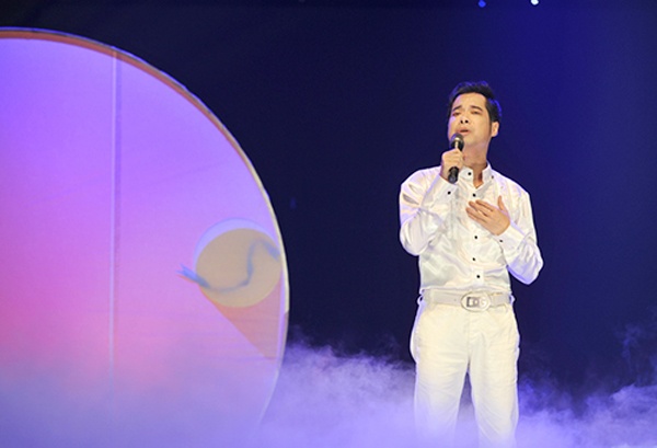 Là ngôi sao dòng nhạc trữ tình và nhạc nhẽ được giới khán giả bình dân yêu mến cuồng nhiệt thế nhưng Ngọc Sơn cũng chưa từng có một show diễn dành riêng cho người hâm mộ. “Ông hoàng nhạc sến” có hơn 20 năm trong nghề, bên cạnh danh tiếng thì kèm theo hàng loạt scandal khiến sự nghiệp của anh bị ảnh hưởng không nhỏ. 