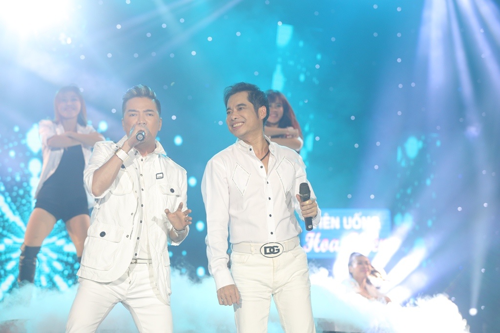 Chỉ đến tháng 9 vừa qua, Ngọc Sơn được “bật đèn xanh” khi chương trình Dấu ấn mời anh thực hiện liveshow, nam ca sĩ mới có cơ hội đánh dấu chặng đường ca hát lâu năm đồng thời mang đến hình ảnh mới mẻ, nhã nhặn hơn tới công chúng. Đêm diễn cũng chứng kiến số lượng khán giả kỷ lục đến xem Ngọc Sơn diễn, vé phát miễn phí sau đó đã được bán ở chợ đen với giá 20.000-50.000 đồng. 