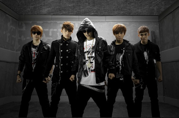 Nhóm nhạc gà cưng của bà bầu Ngô Thanh Vân không ít lần đưa màu sắc viễn tưởng mới mẻ vào MV thay vì chỉ xoay quanh chuyện tình cảm lãng mạn như nhiều nhóm nam khác. 