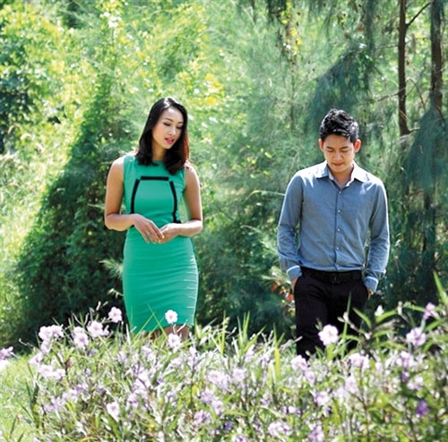 Khi được hỏi, chân dài còn hé lộ cô muốn được giao vai “đả nữ” vì từng có thời gian học võ nên khá bất ngờ vì nhân vật của mình có phần nữ tính.  Hiện Huyền Trang đang là một trong những chân dài trẻ có tiềm năng nhất của làng thời trang. 