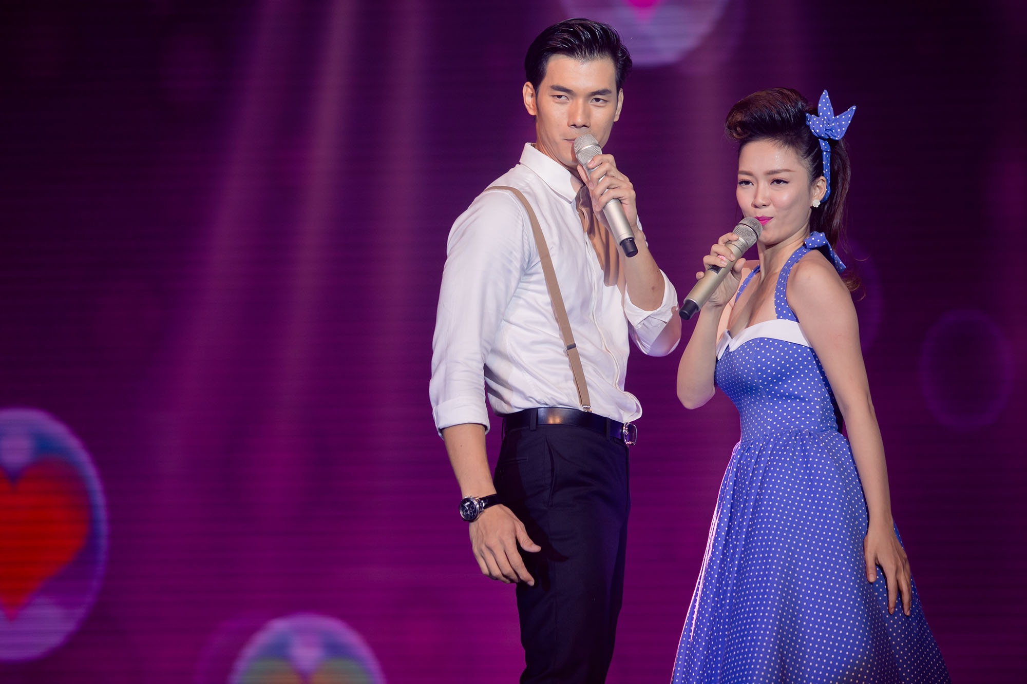 Các giám khảo khen phần hát tốt nhưng dàn dựng tiết mục lại quá đơn giản, do vậy, Đinh Hương và Nhan Phúc Vinh chỉ nhận 26,5 điểm.