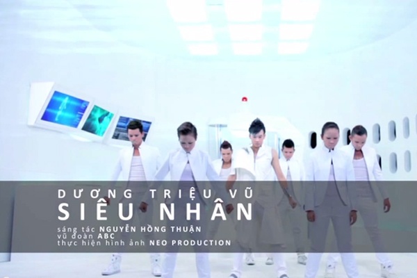 Sieu Nhan - Duong Trieu Vu hinh anh
