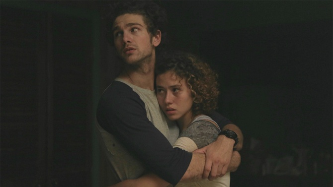 Nhóm trẻ phải đối mặt với việc tìm ra sự thật cũng như thoát khỏi vụ tấn công của quái thú Bigfoot.